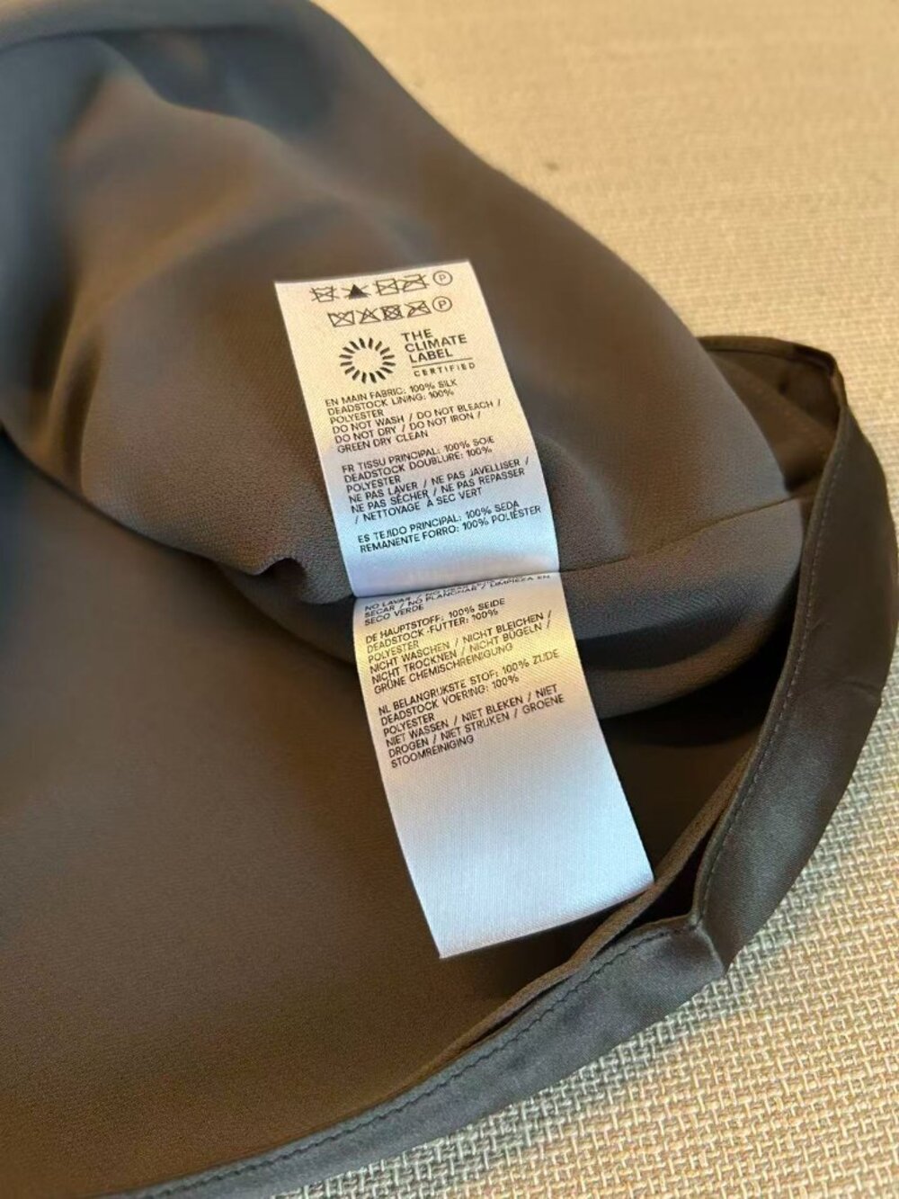 Reformation Samantha Silk Two Piece Sz4 Black Pearl Cafe Brown Set One Shoulder - Picture 11 of 12